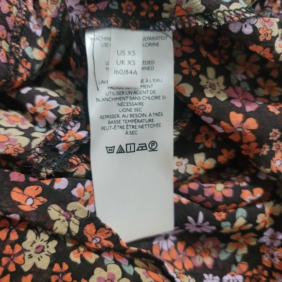 Free PeopleBonnie Floral Print Point Collar V-Neck Button Front Puff Short Sleev - Picture 10 of 11